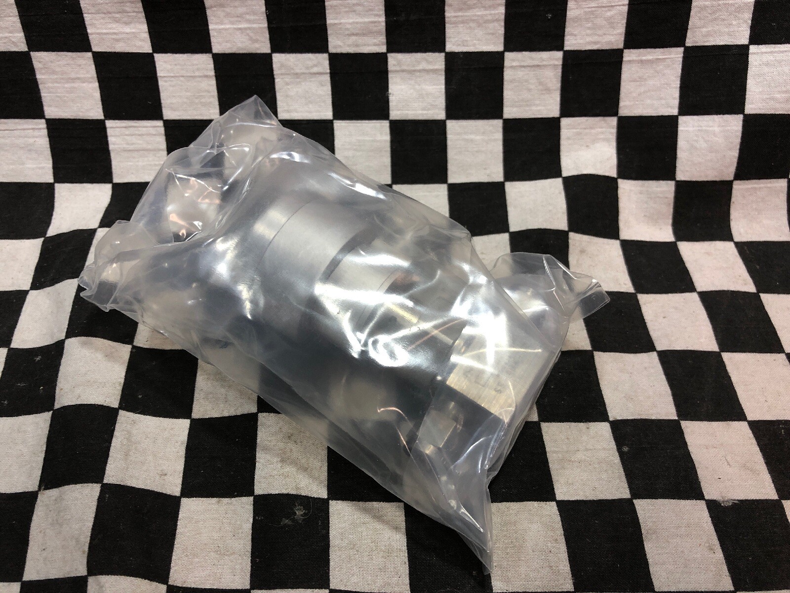 SWAGELOK Bellows Sealed Valve 1/4″ COMP, SS-4BK-1D, LOT OF 4, ShipSameDay#131R1