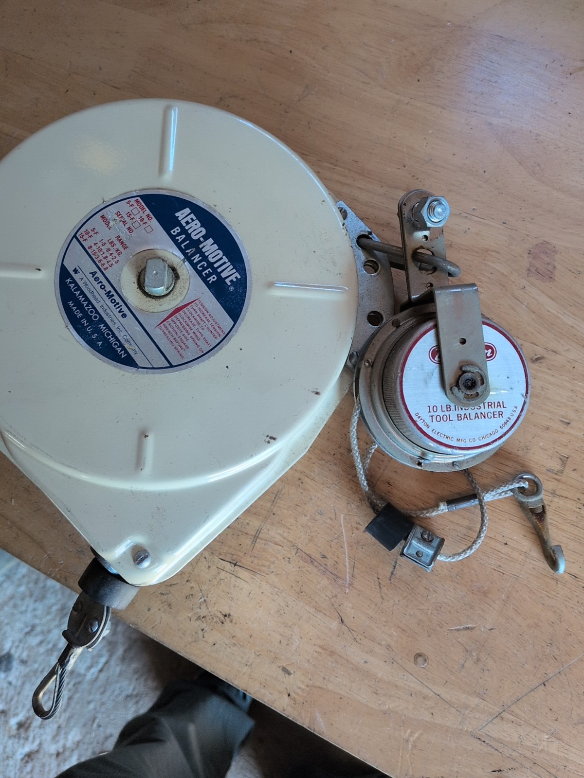 Aero-Motive 15-F Tool Balancer, 8-15 lbs with additional Dayton 10lb