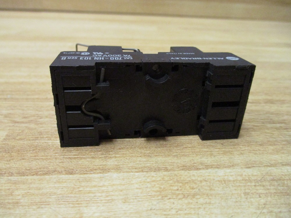 Allen Bradley 700-HN103 Relay Socket 700HN103 W/ Retainer Clip (Pack of 3)
