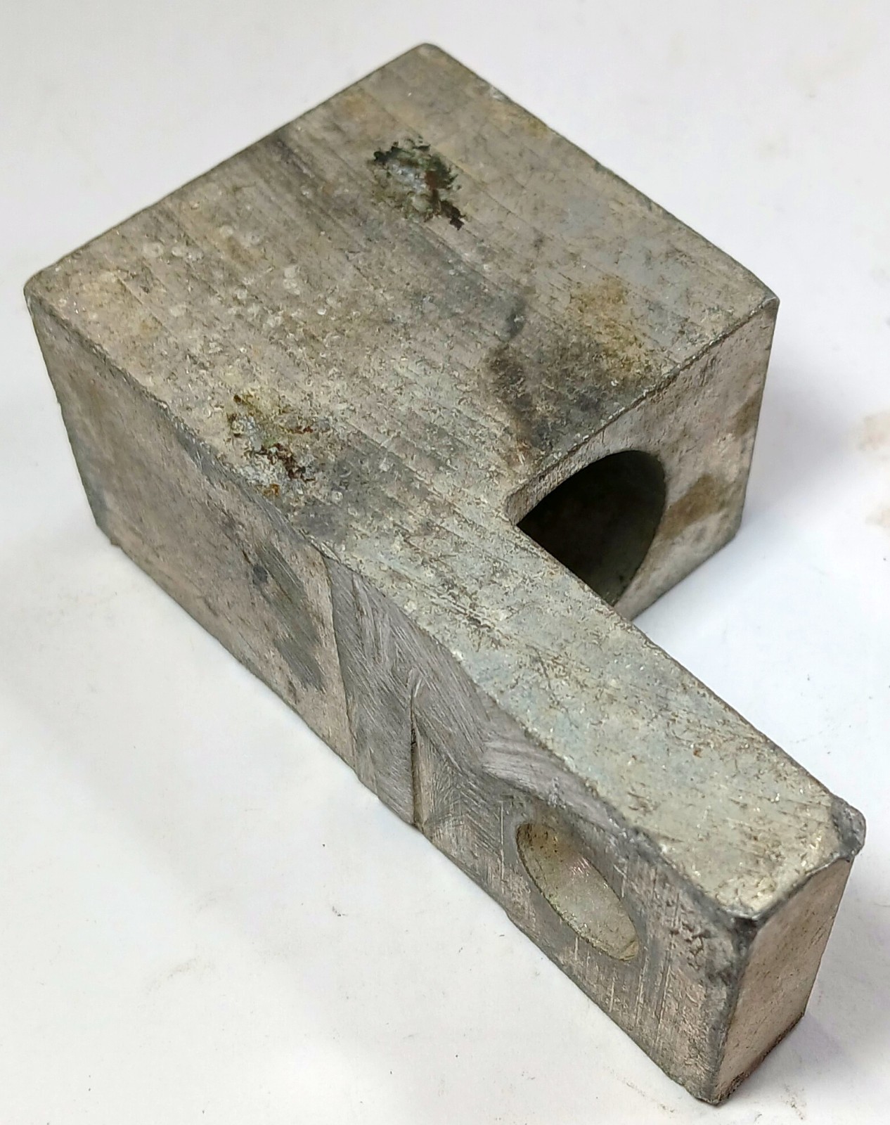 1 USED ILSCO DCCC 686 PANEL BOARD MECHANICAL LUG ***MAKE OFFER***