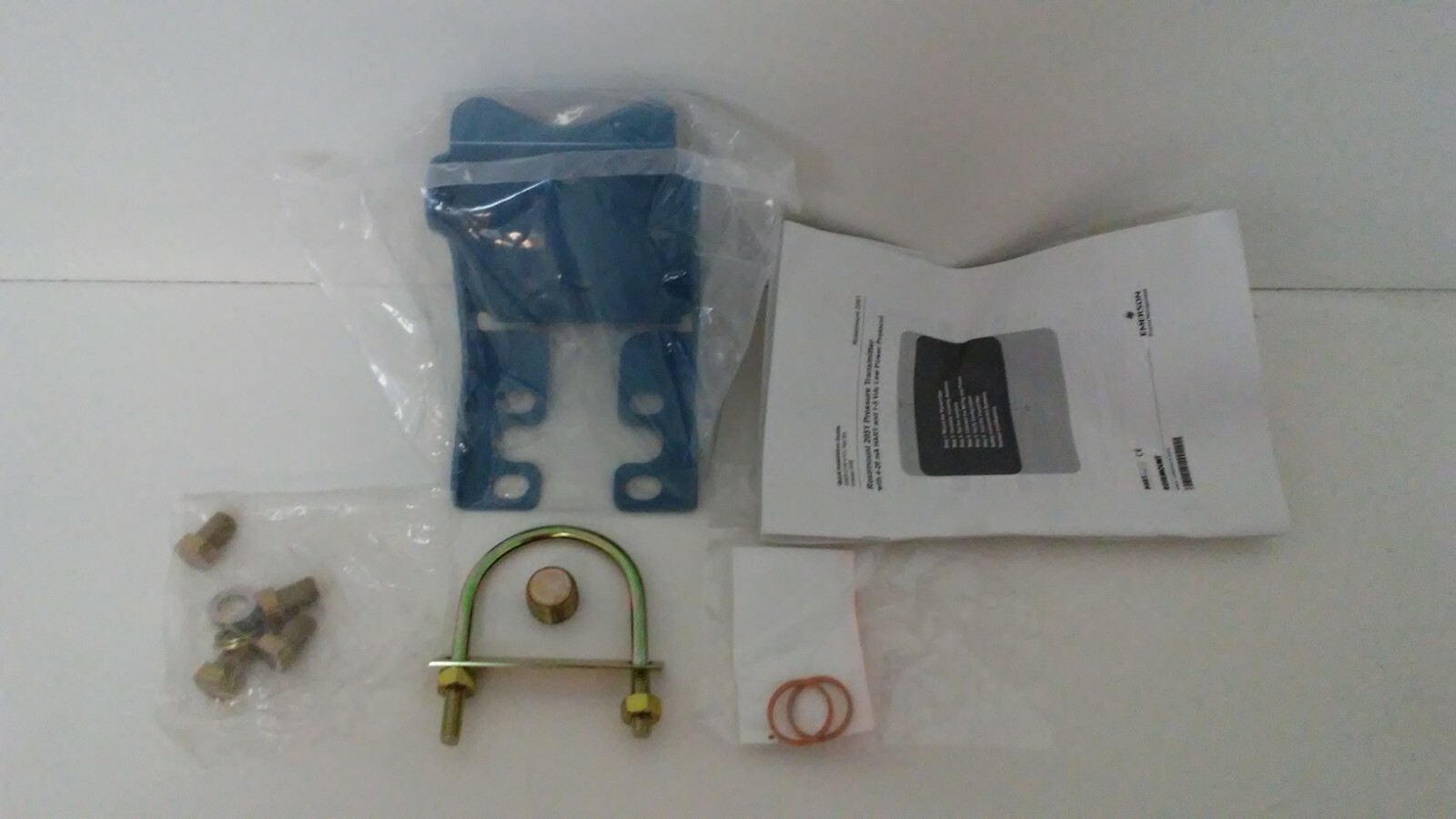 NEW OLD STOCK! ROSEMOUNT 2051 PRESSURE TRANSMITTER MOUNTING KIT