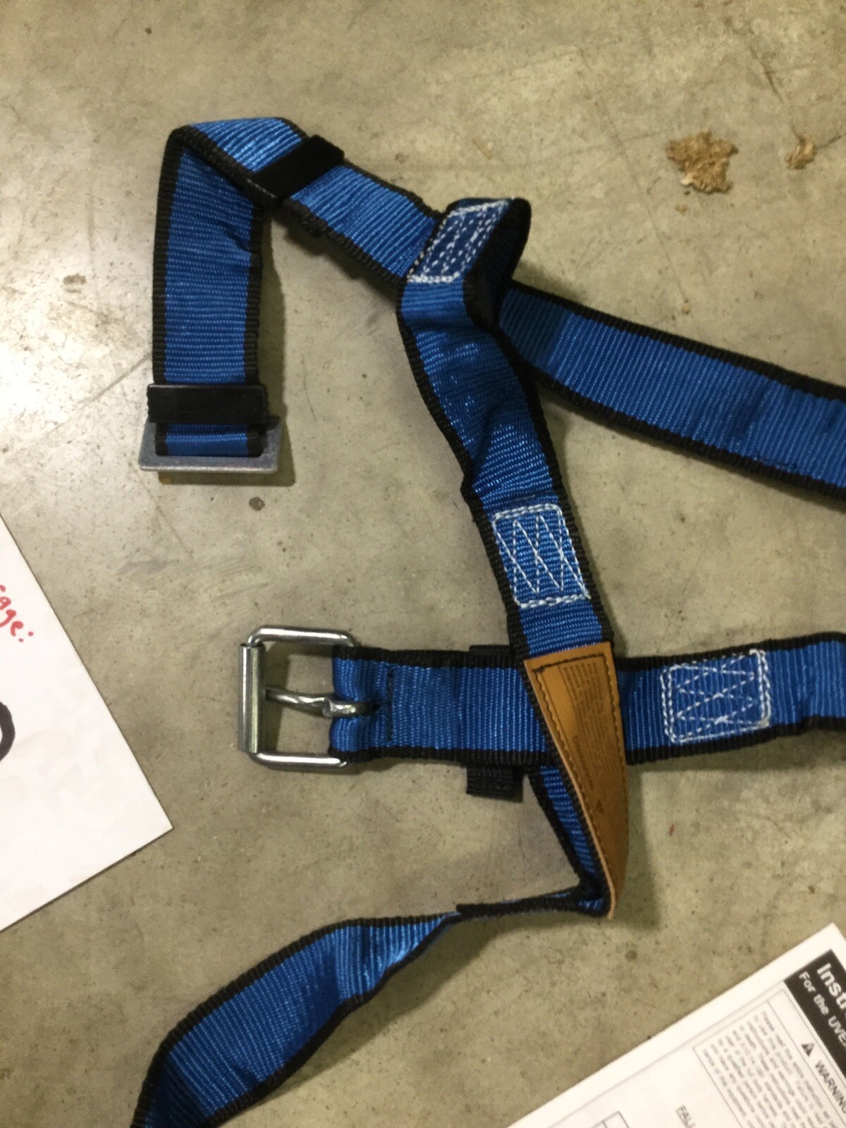 Uvex T601DM Full Body Harness, Medium, Tongue Buckle Leg Straps, Blue