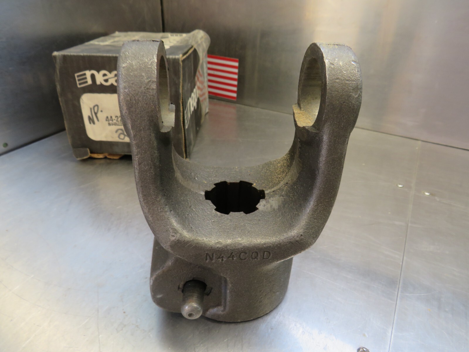 Neapco 44-2220 Yoke 6SPL