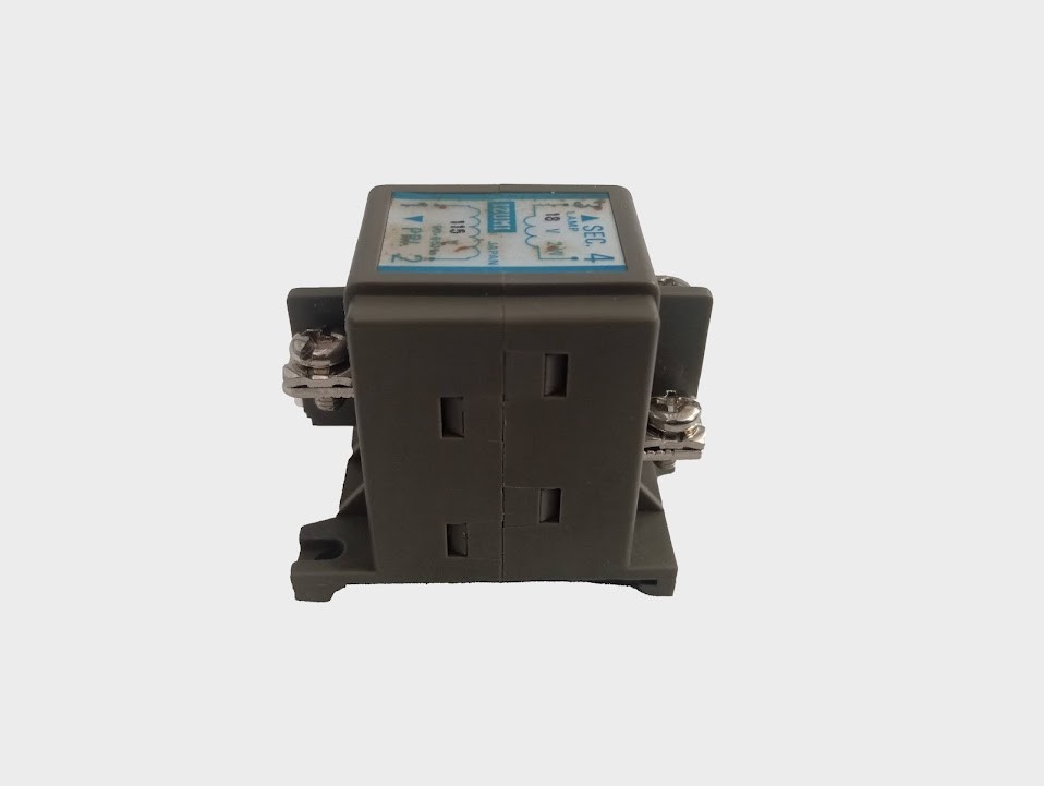 IDEC IZUMI Idec Cotrol Unit Japan 305548 Pri 115V Sec 18V 2W Made in Japan