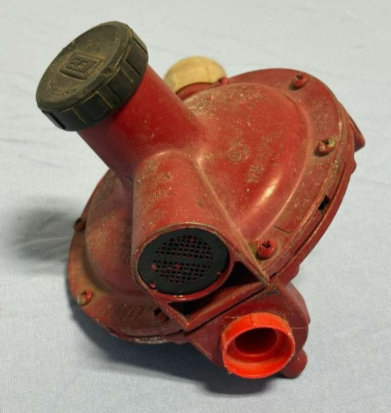 Rego Compressed LP-Gas Back Mount Regulator LV 4403