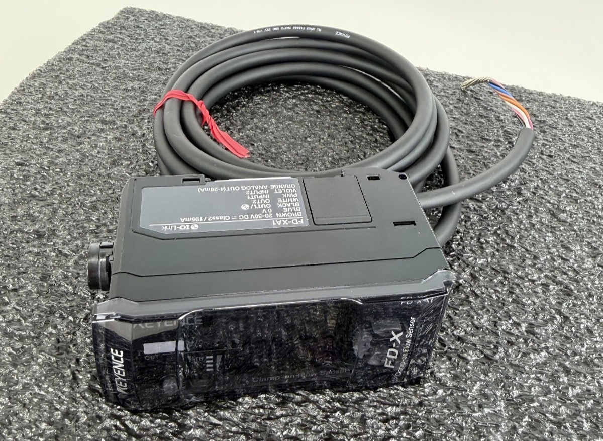Keyence FD-XA1 Clamp-On Flow Sensor
