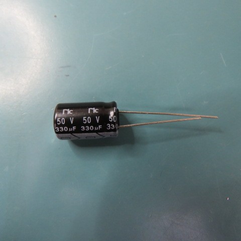 NIC COMPONENTS NRSS331M50V10X16F Qty of 145 per Lot 330uF 50V 20% Radial Alum C