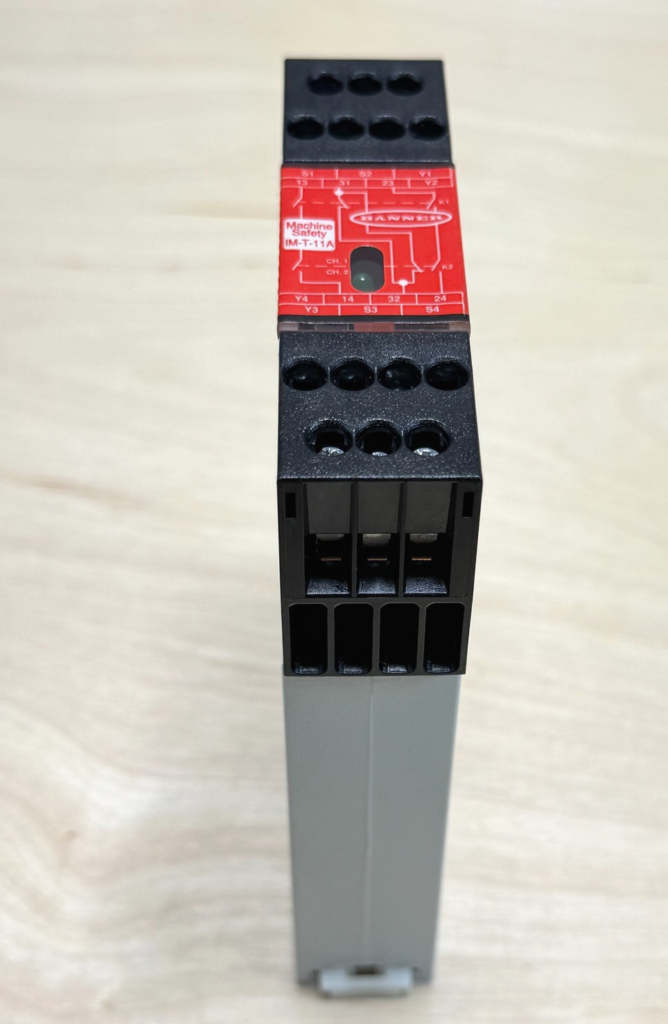 Banner IM-T-11A Machine Safety Relay Module for Safety Light Curtain, 2 NO, 1 NC