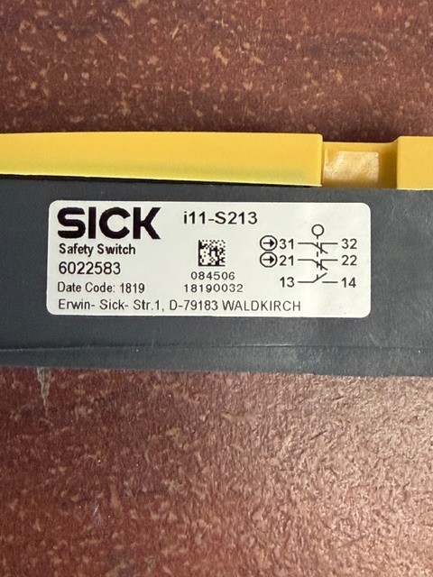 SICK I11-S213, I11S213, 6022583 Mini Safety Switch Interlock New No Box