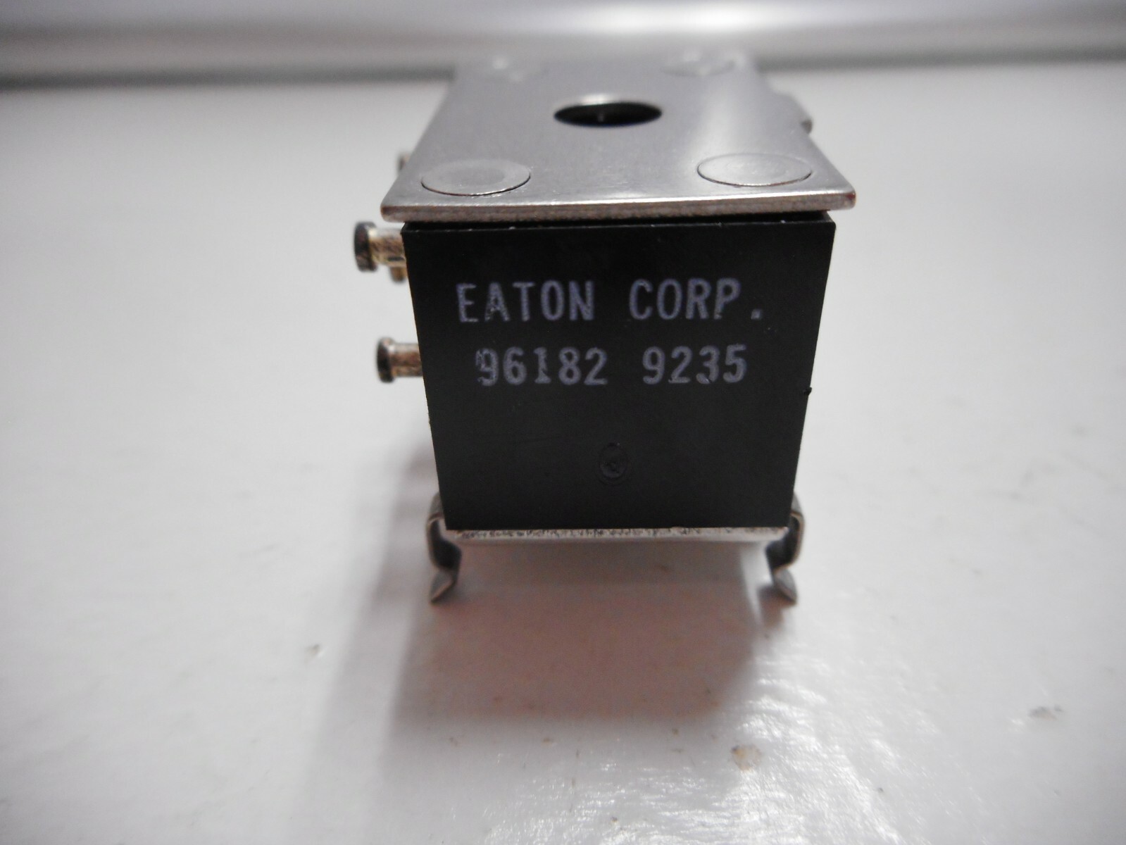 NOS – LOT OF 129 MIL-SPEC 12 GA SOCKET CONTACTS M39029/30-219