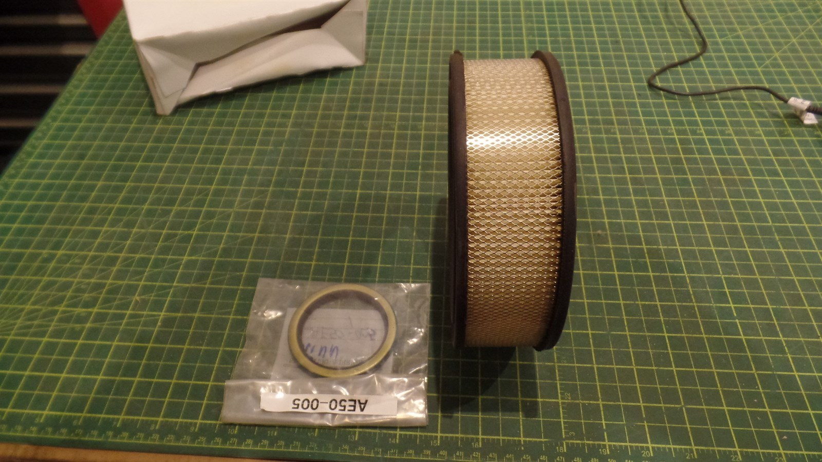 GENUINE LUBER-FINER AIR FILTER ASSEMBLY LAF1918, AE50-005, AE50005, NIB, N.O.S