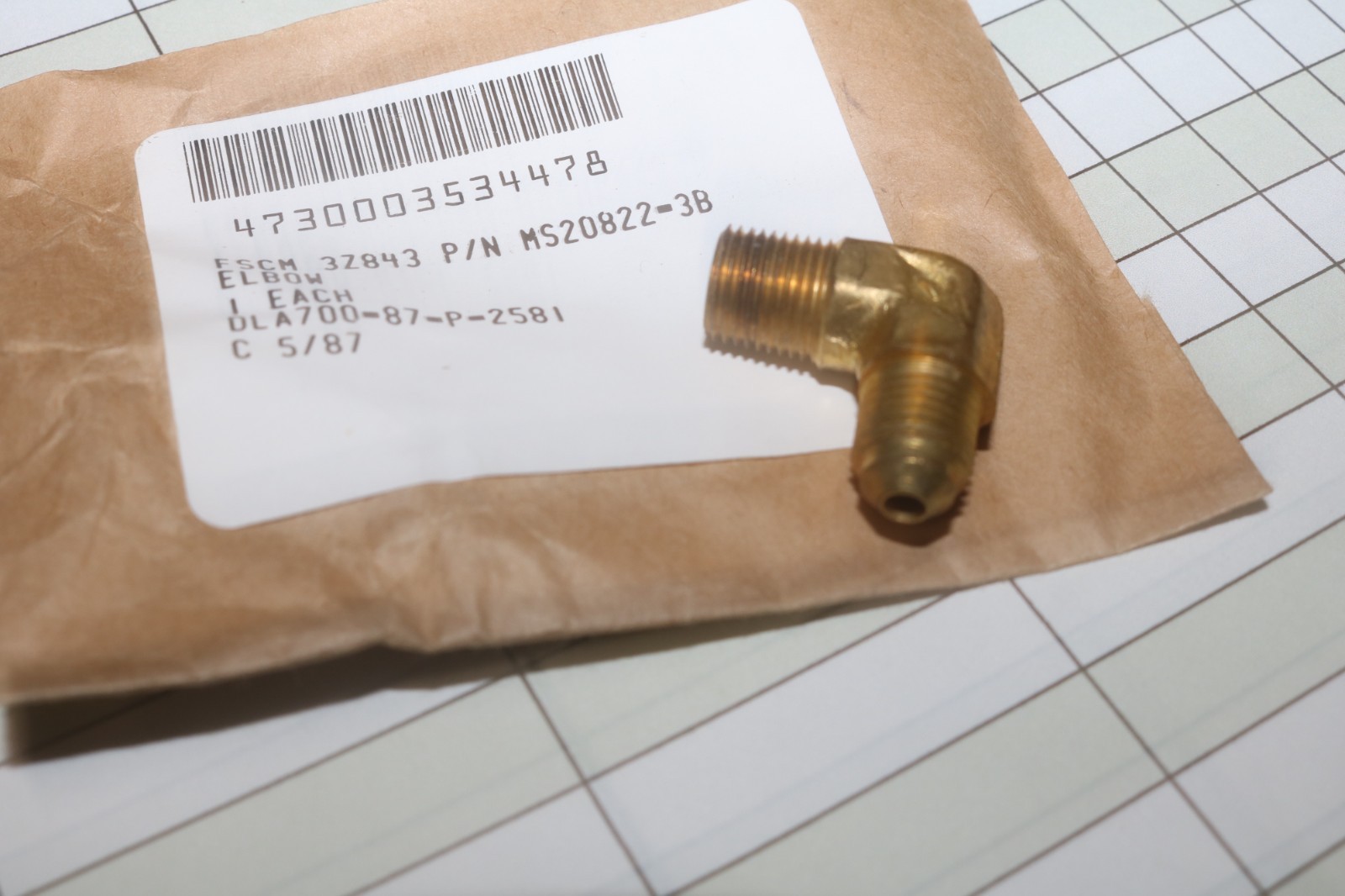 USGI pipe to tube elbow 90 deg. MS20822-3B 1/8 x 1/8 UNF to NPT brass