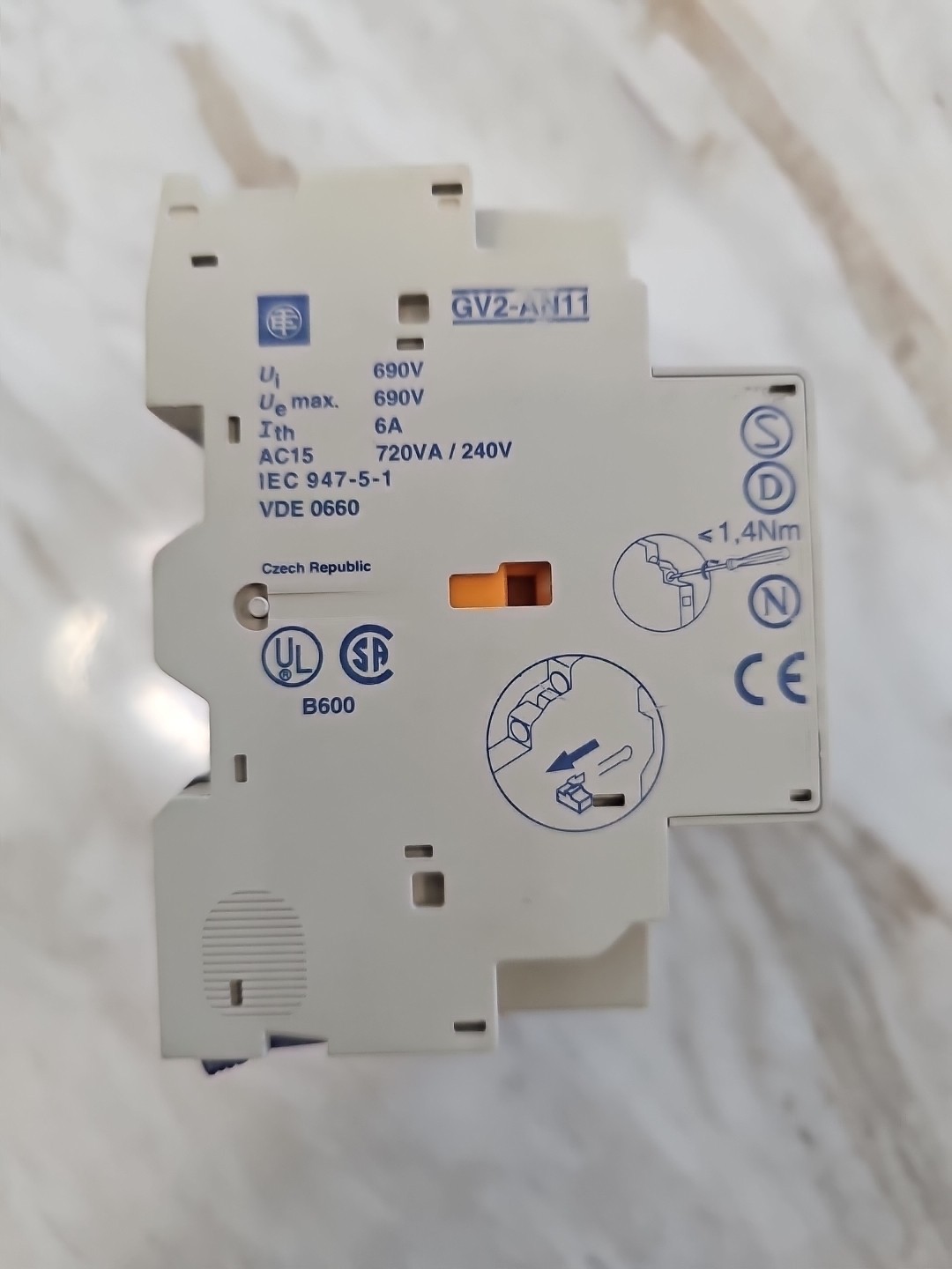TELEMECANIQUE GV2-M08 CONTACTOR BREAKER Plus GV2-AN11