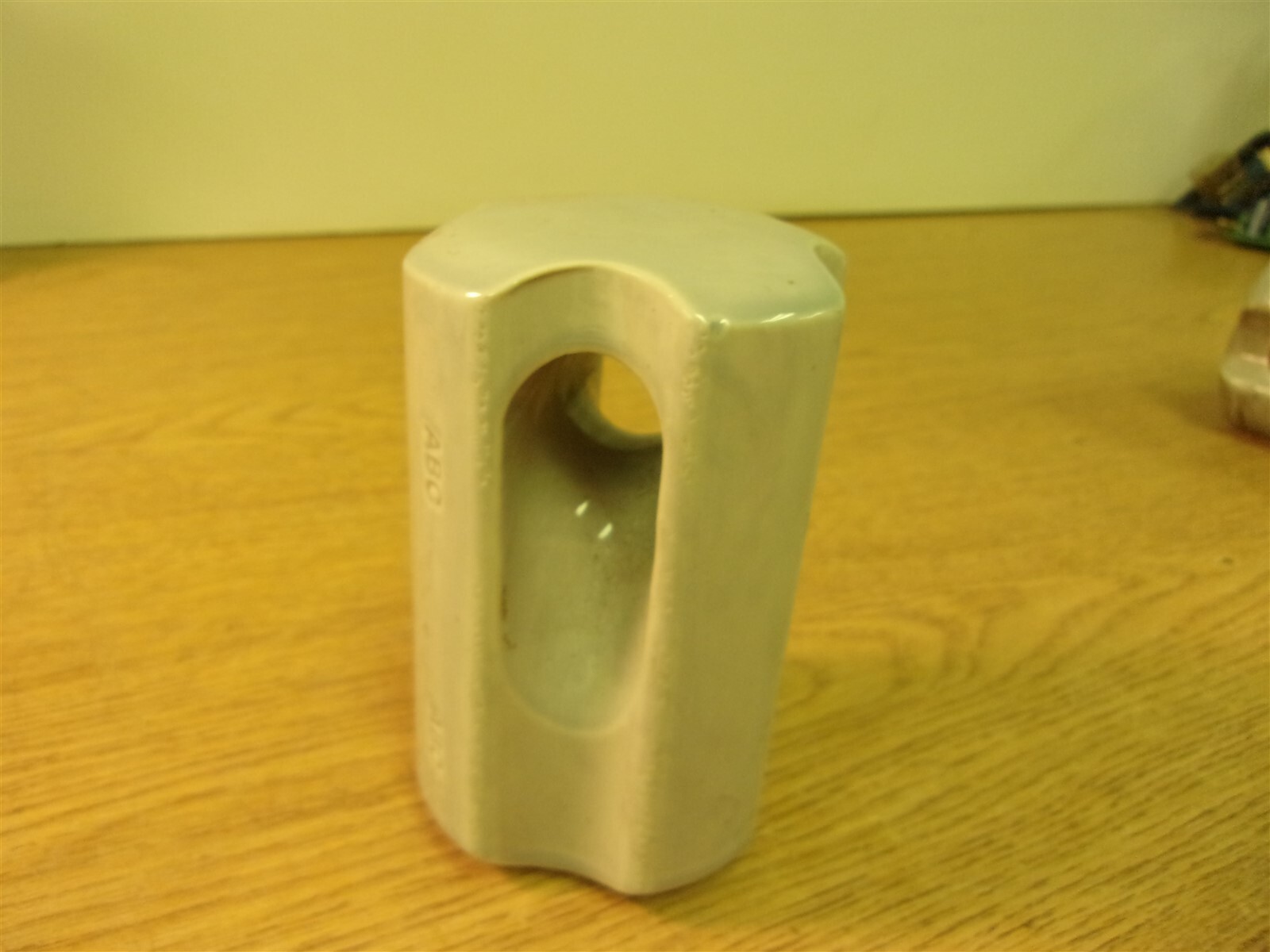 Pinco Strain Insulator White ABC *FREE SHIPPING*