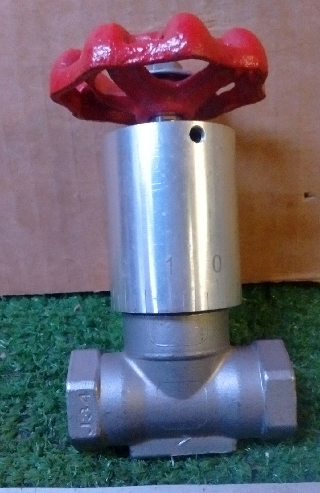 1 NEW CF8M 600 1/2″ VALVE NNB ***MAKE OFFER***