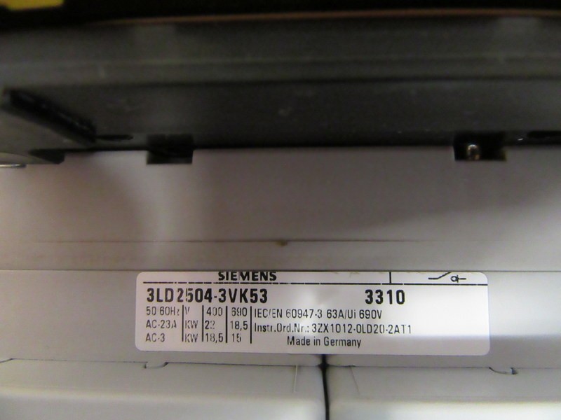 Siemens 3LD2504-3VK53 Emergency Switch 3LD25043VK53