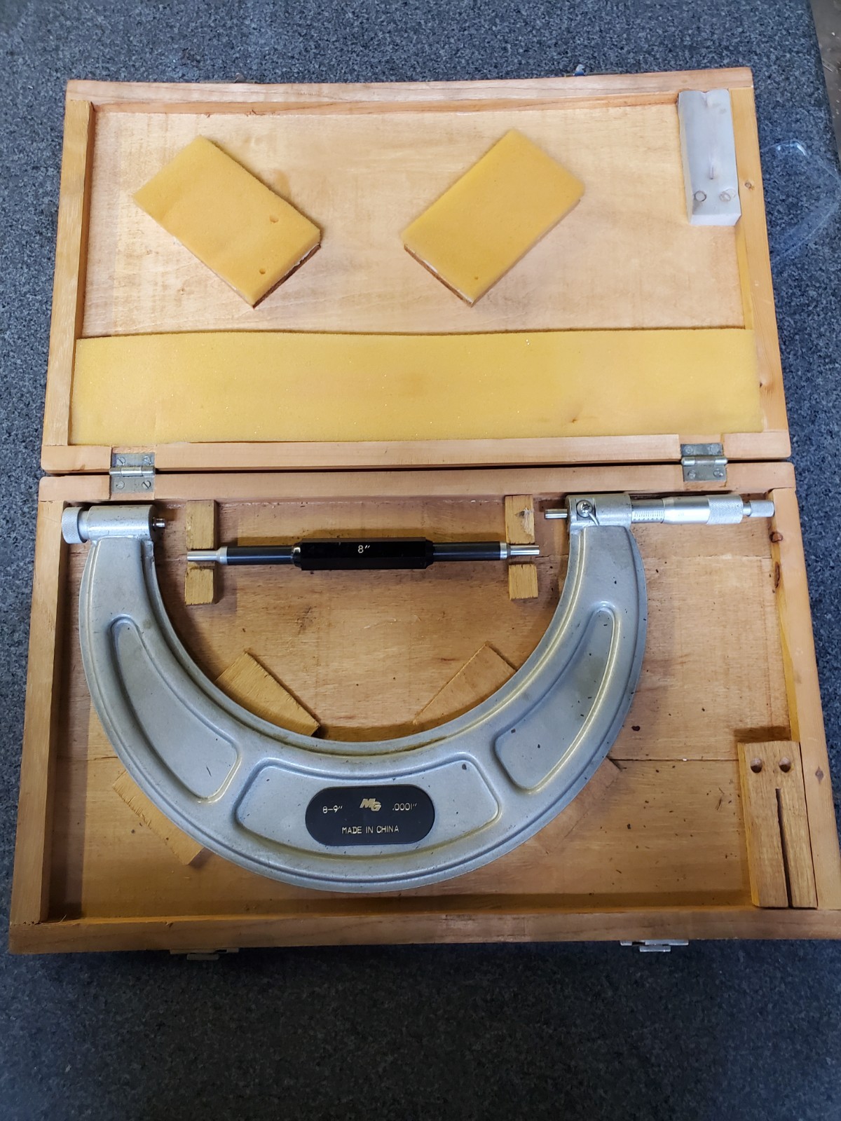 MG 8-9″ Micrometer .0001″ Precision Measuring Tool With Wooden Case