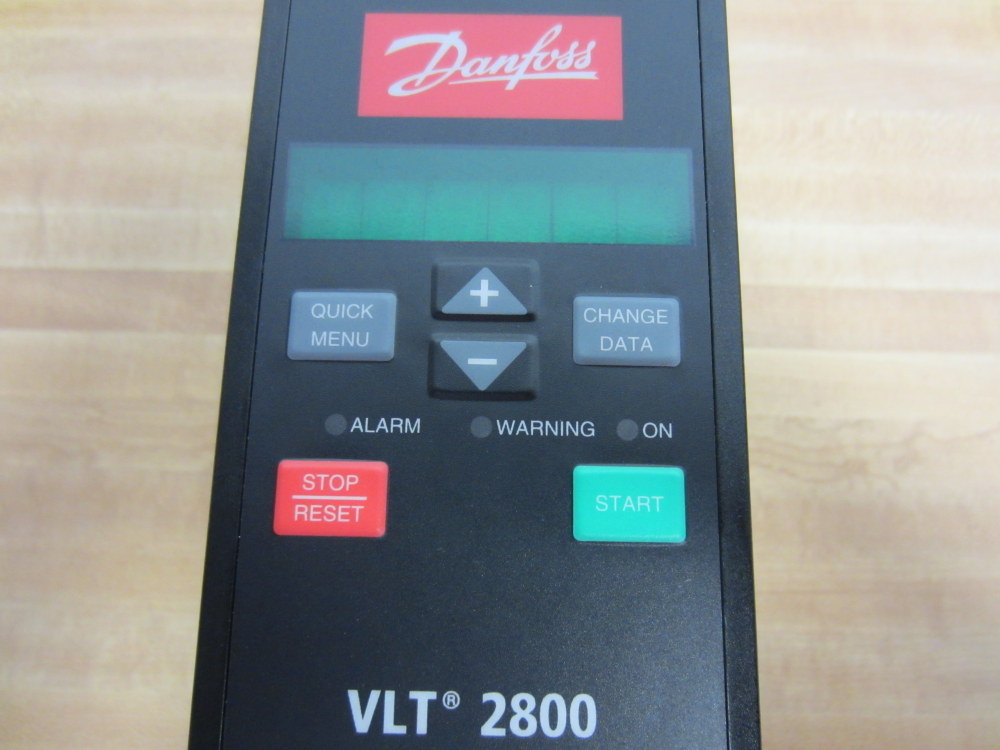 Danfoss 195N1027 AC Inverter Drive VLT 2800 Cracked