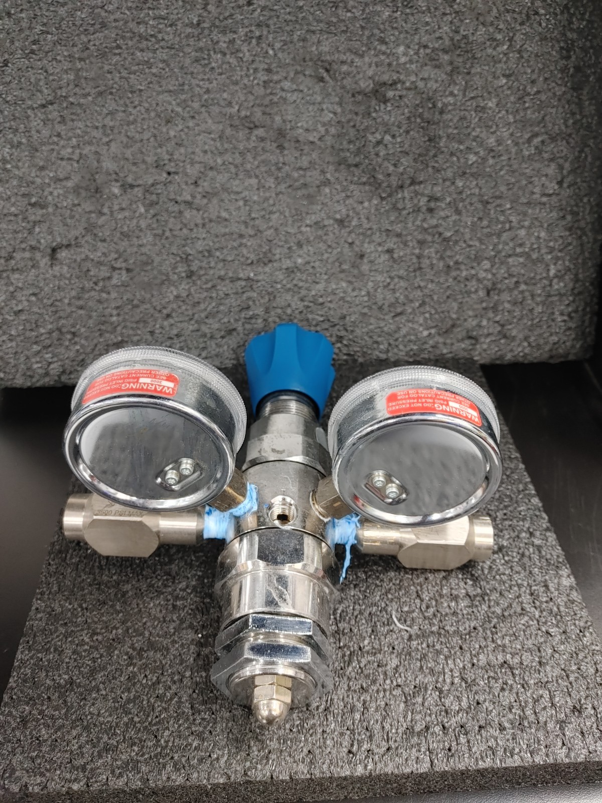 MATHESON High Purity Regulator with HARRIS Valve and Pressure Gauges