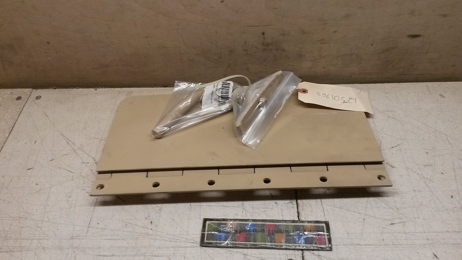 NOS Vehicle Door Hatch Hinge w/Spring Handle 12501963 6 Hole Mount 2510015429967