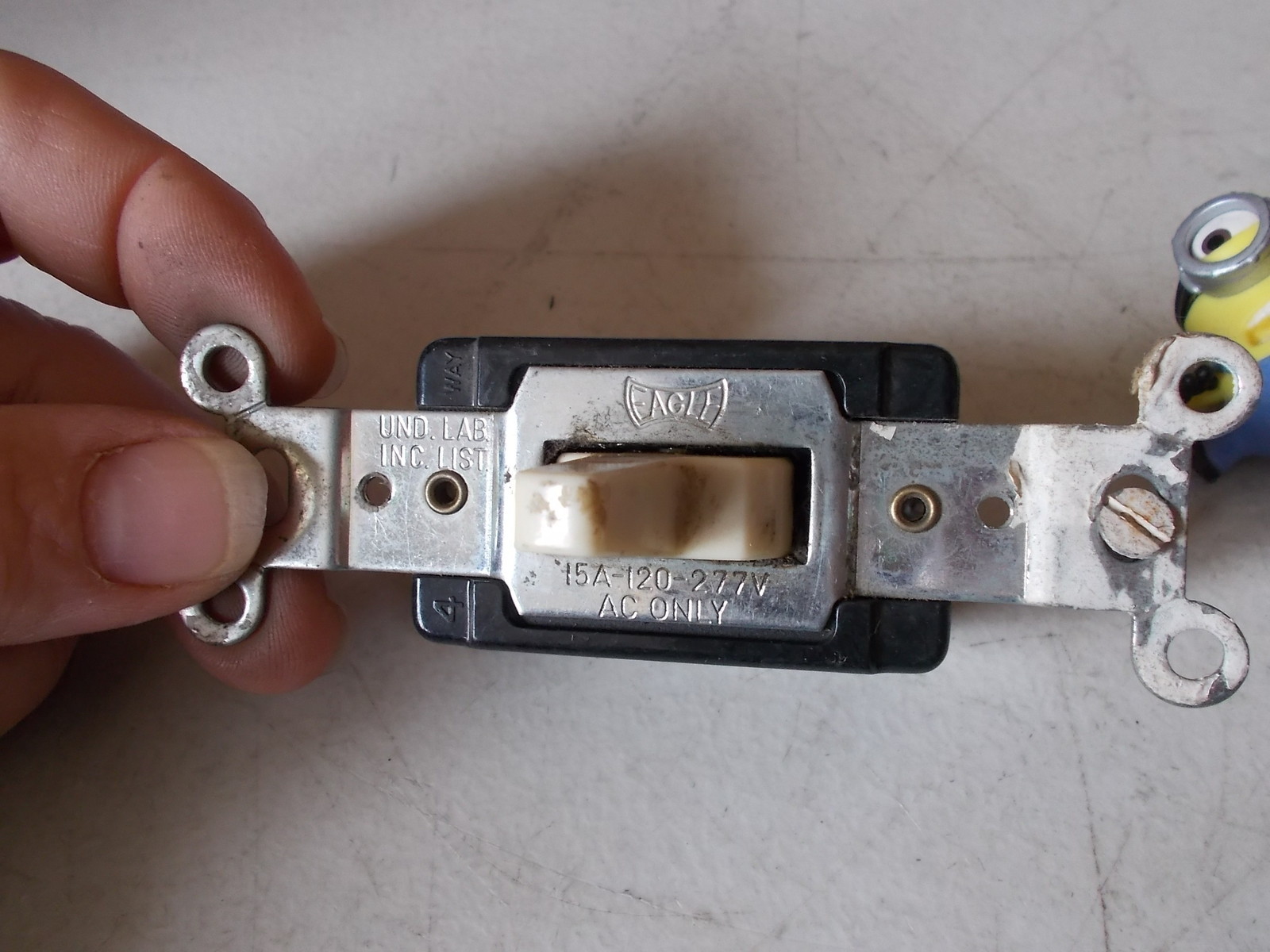 Slater 15A-120-277V 4-Way Toggle Light Switch *FREE SHIPPING*