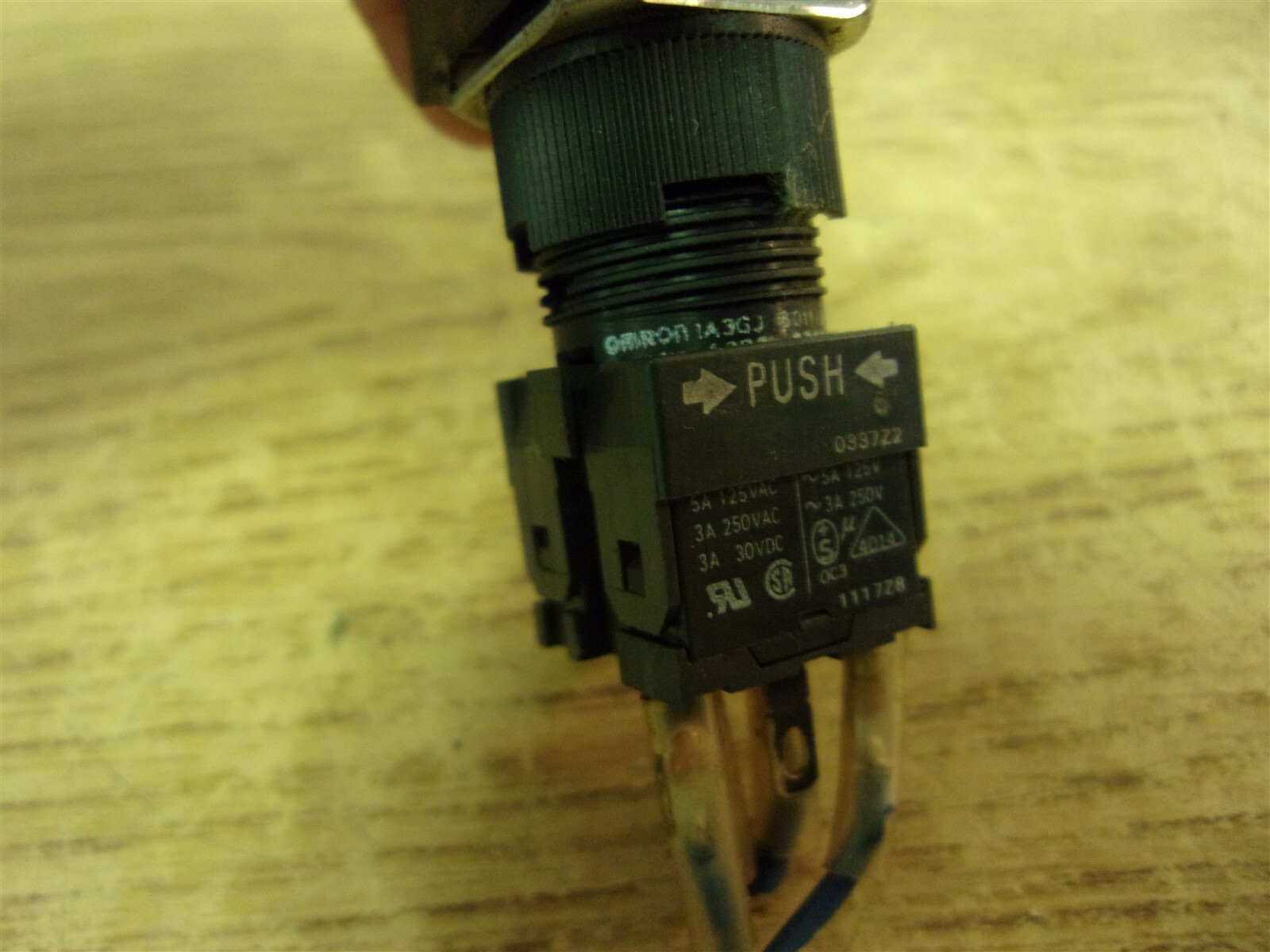 Omron A3GJ-6011-3 Green Push Button Switch *FREE SHIPPING*