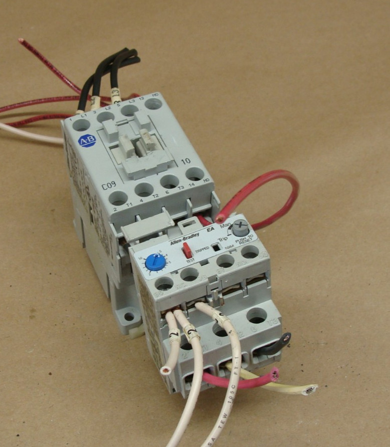 LOT OF 2 ALLEN BRADLEY 100-C09*10 CONTACTORS W/193-EA1EB OVERLOAD RELAY 1.6-5.0A