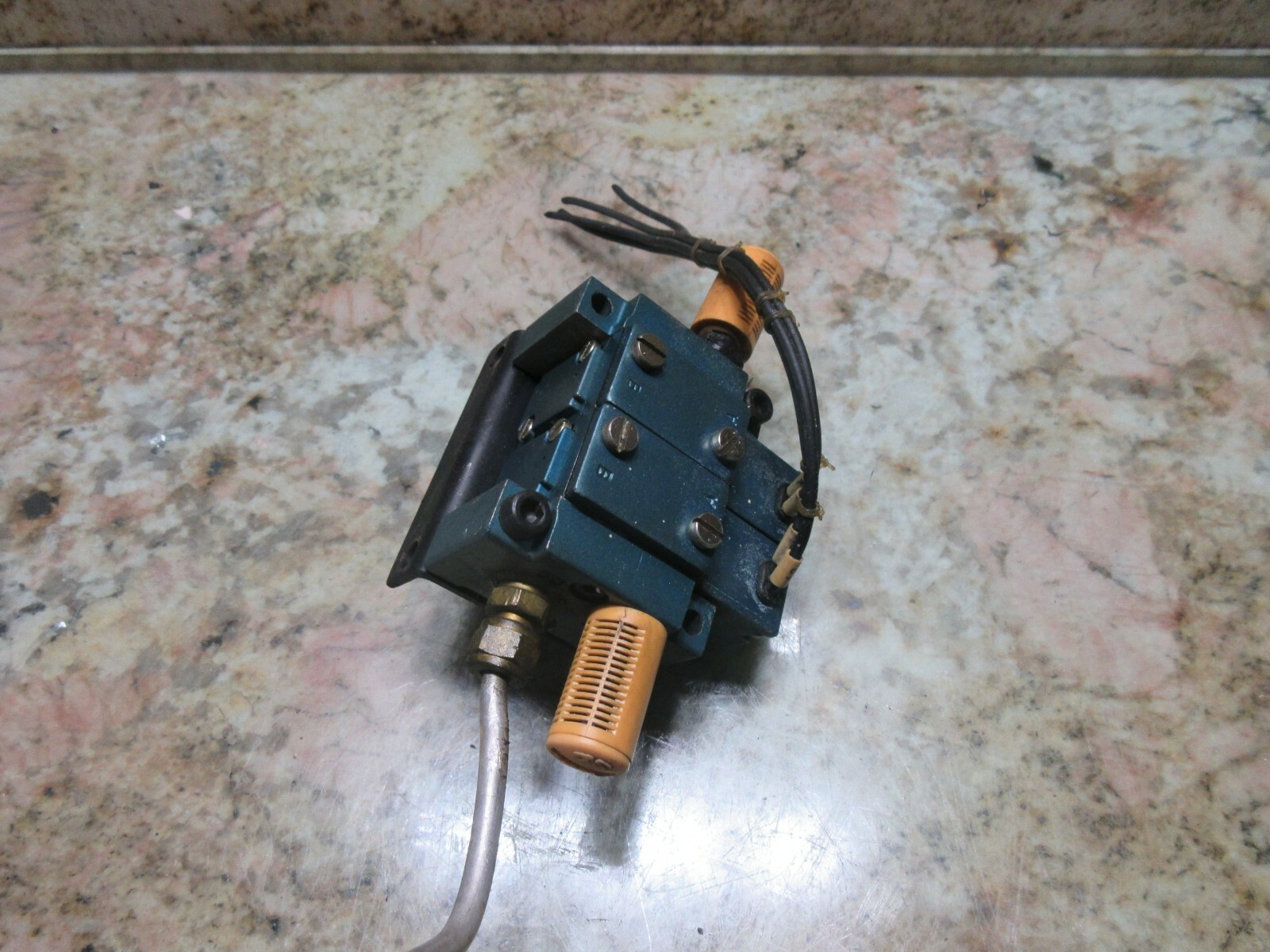 SMC VALVE MODEL 613B-11-111BA 120/60 110/50 OKUMA MC-50VA CNC