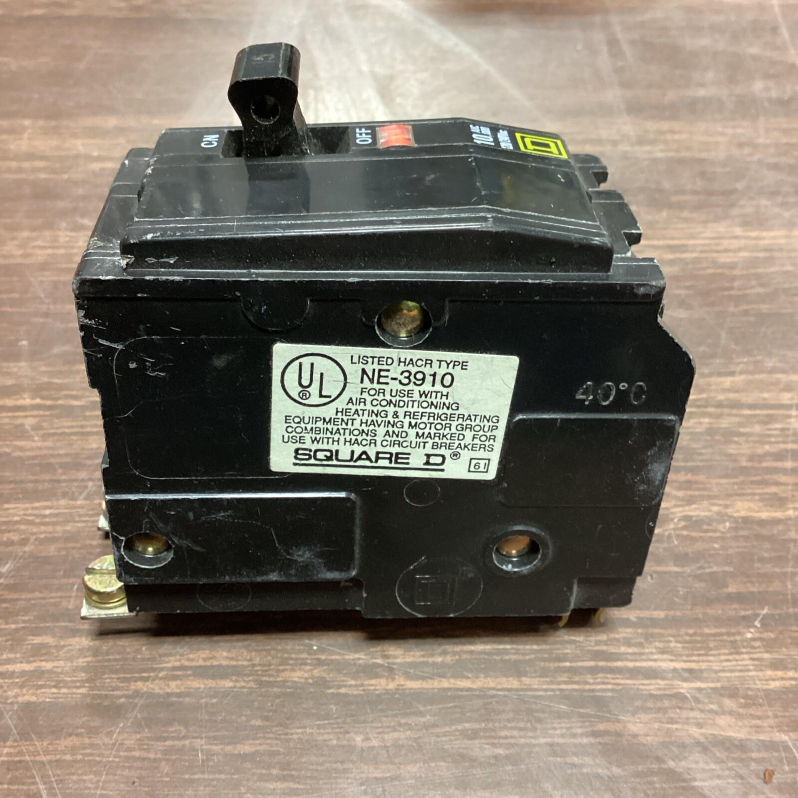 SQUARE D NE-3910 TYPE QO 2 POLE 120/240VAC 15A CIRCUIT BREAKER E40