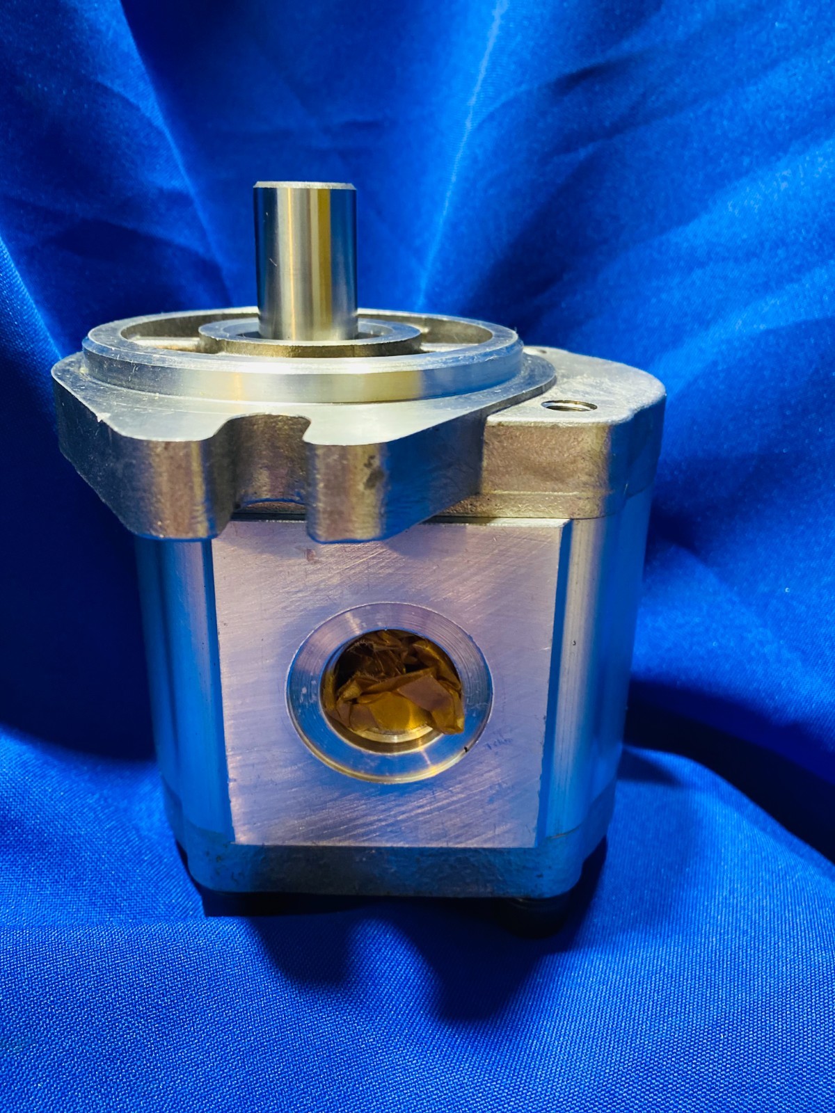 GEAR PUMP 5.39 GPM @1800RPM/3 AP-12-S-R-2-F-K