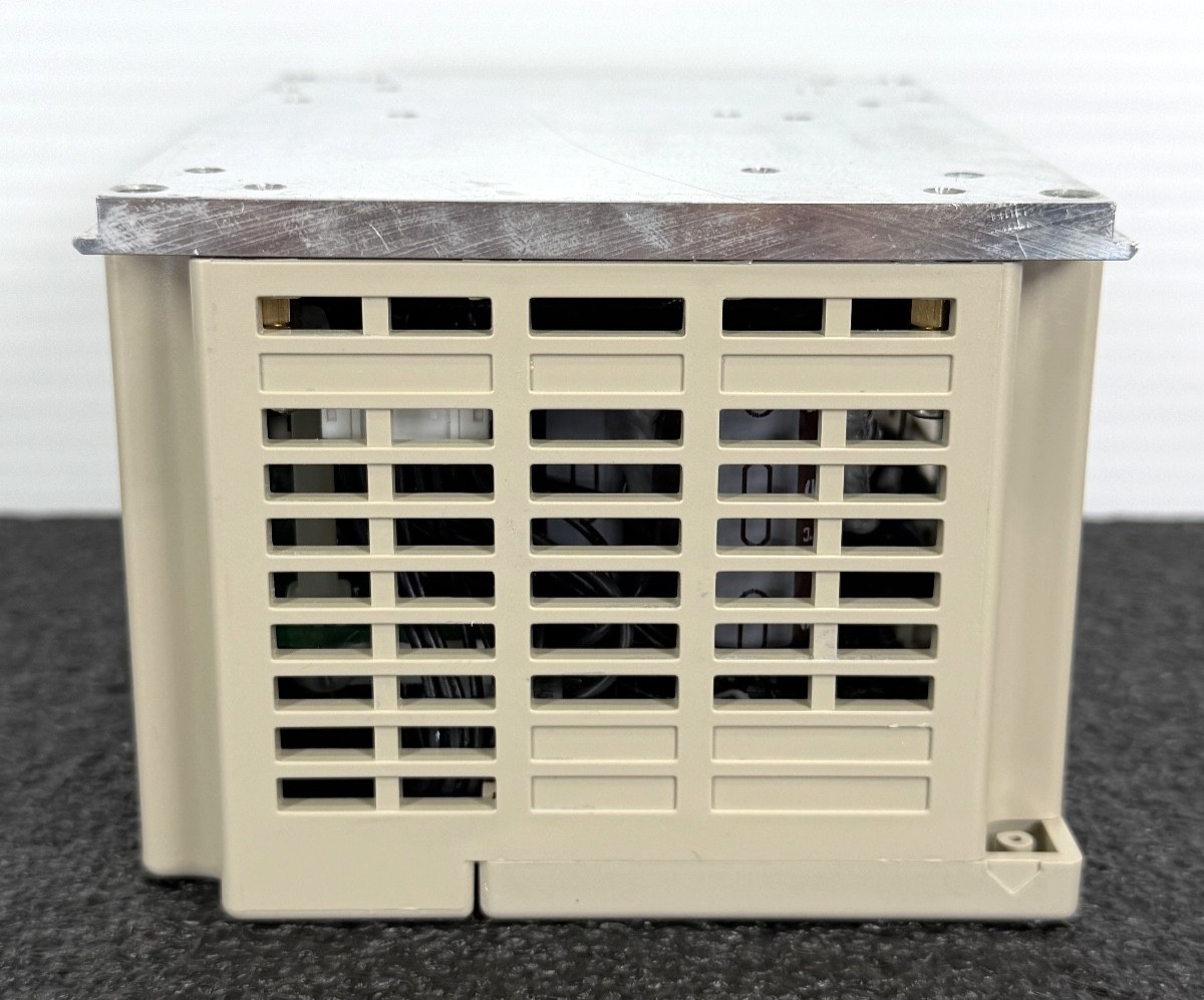 Yaskawa VS-606V7 inverter Model CIMR-V7SC22P2