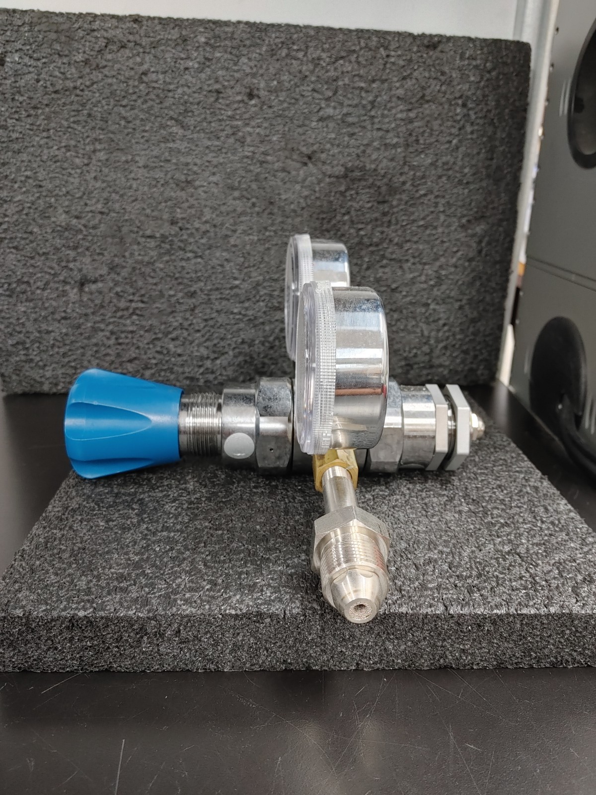 MATHESON High Purity Regulator with Pressure Gauges