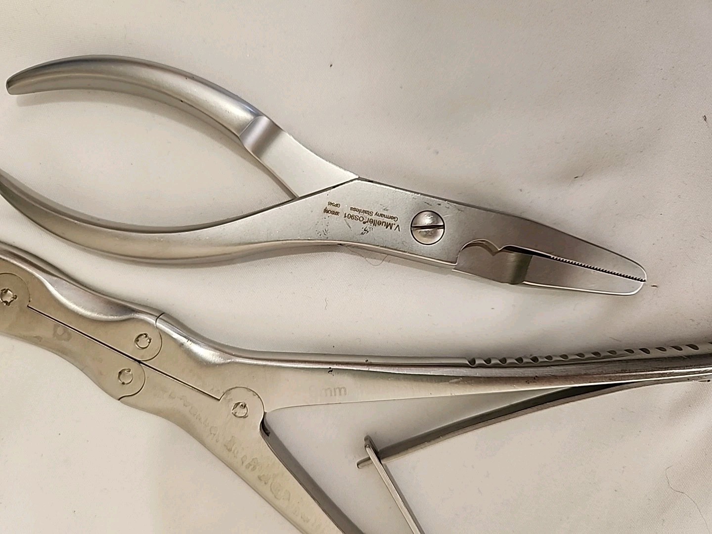 V Mueller XWDC Ruskin Rongeur Forceps Curved & OS901 Needle Nose Pliers Set 2
