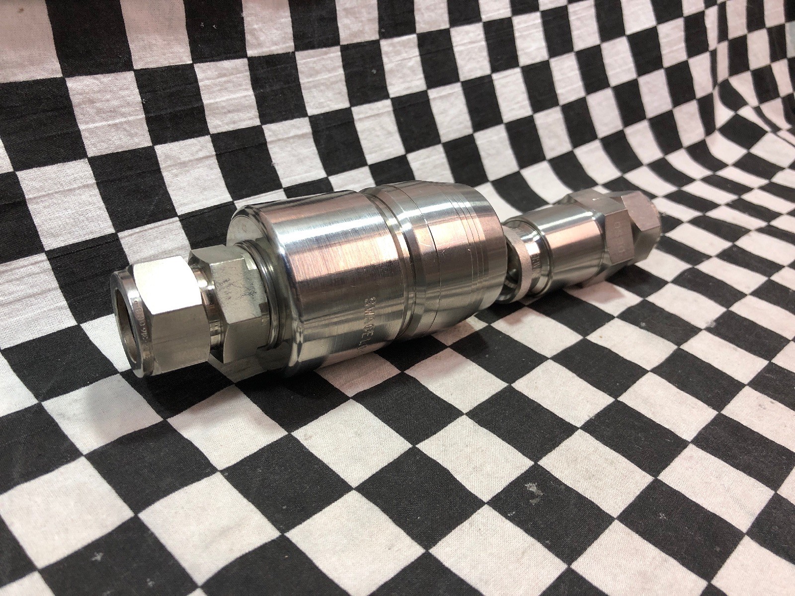 Swagelok Quick Connect Body 3/4″, SS-QTM8A-B-1210 & SS-QTM8-D-1210