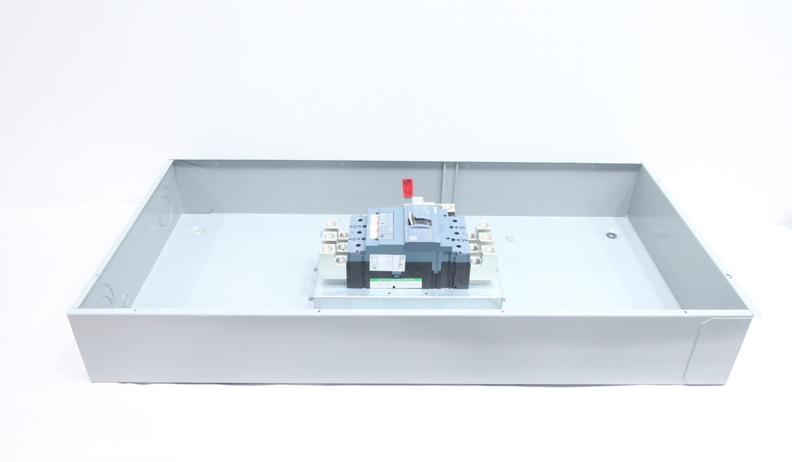 Siemens 3VAE6003R Low Voltage Power Circuit Breaker Enclosure 600v-ac 3p 600a
