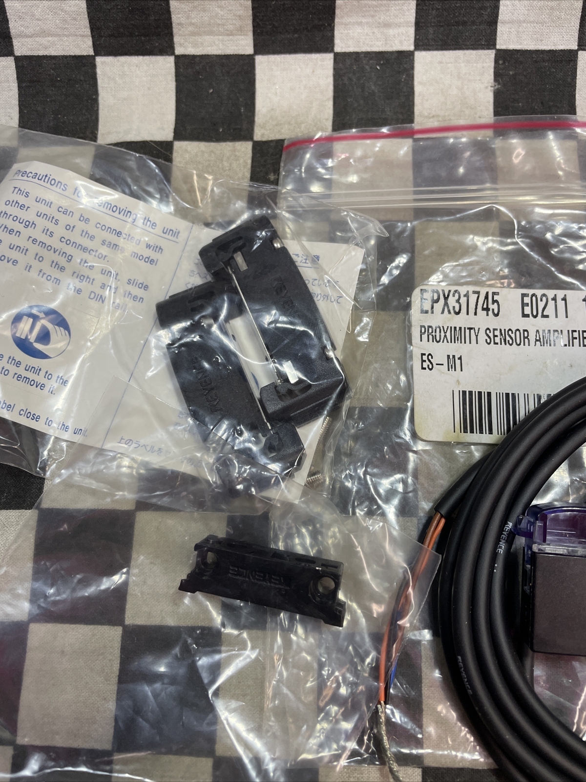 KEYENCE ES-M1, ESM1, PROXIMITY SWITCH AMPLIFIER UNIT, ShipSameDay#1654T3