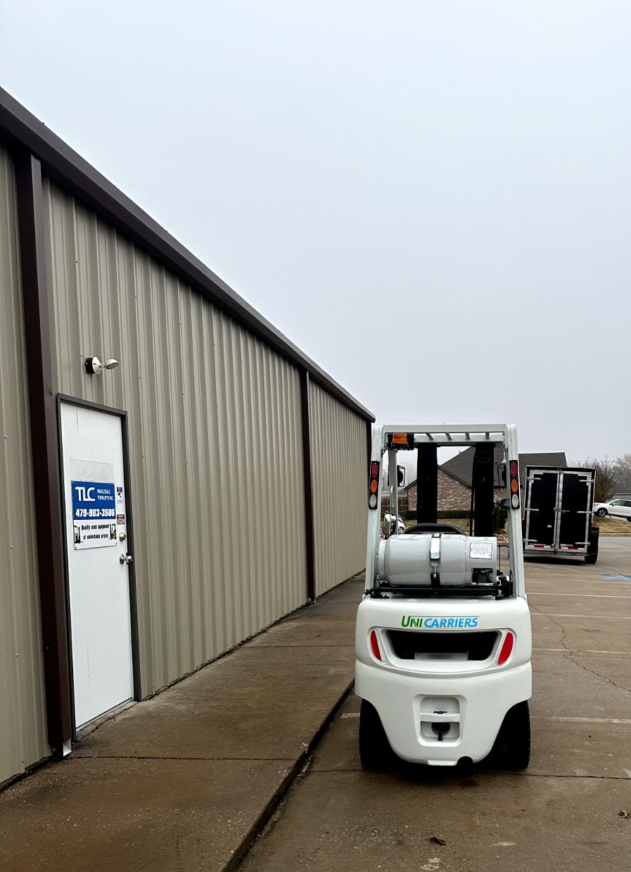 2015 Unicarriers Propane Forklift 4000 lb Triple 187″ with Sideshift – 2835 hrs