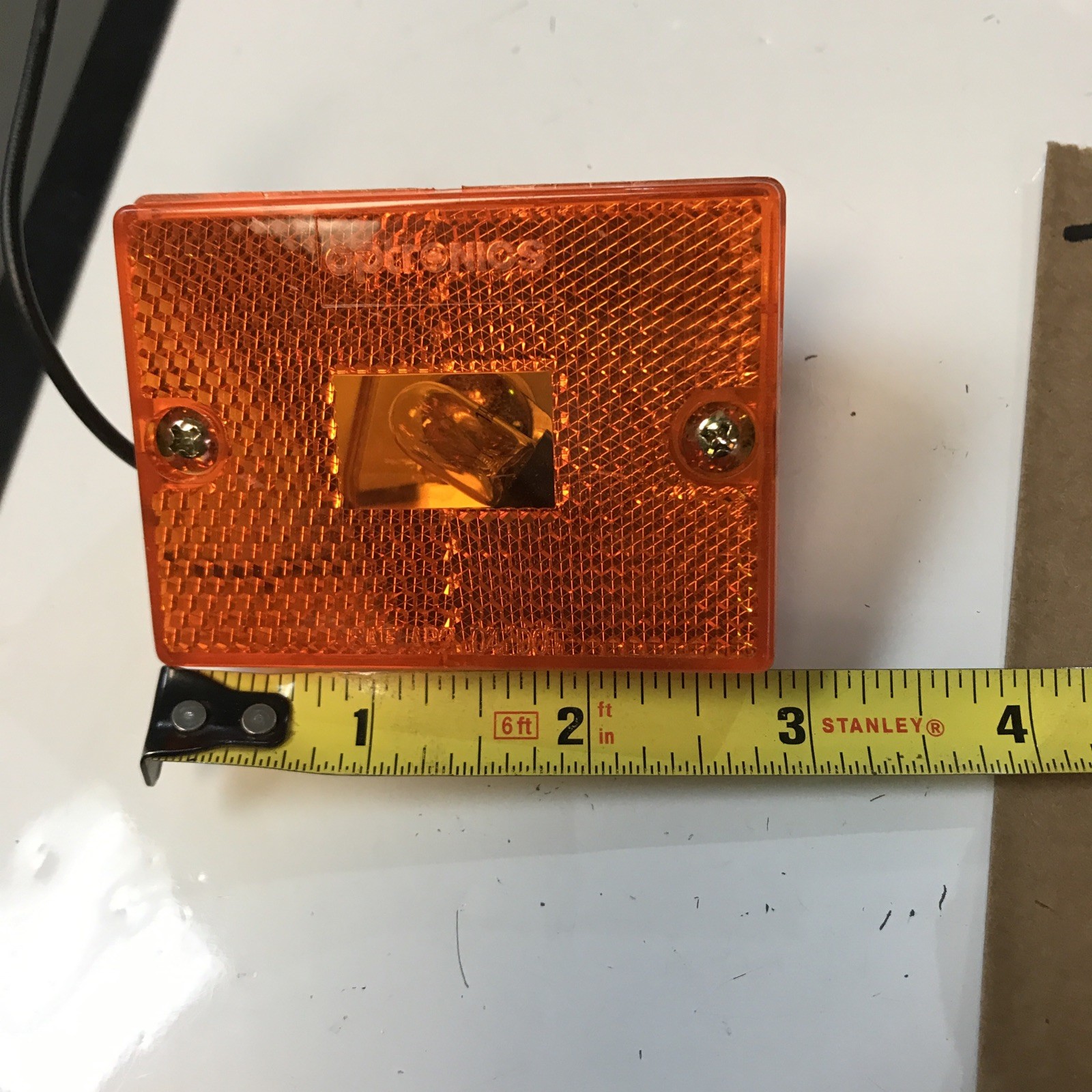1 OPITONICS RECTANGULAR TRUCK & TRAILER LIGHT SAE AP2 04 DOT, TAILLIGHT NWOB