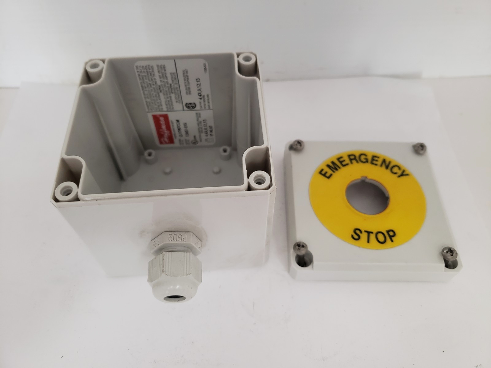 HOFFMAN Q-1PBPCDM ENCLOSURE EMERGENCY STOP 4,4X6,12,13 FOR PUSHBUTTON