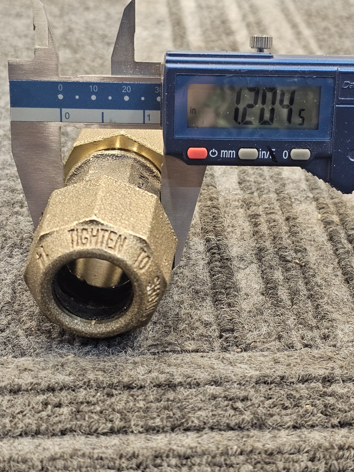 3/4-inch Brass Straight Compression Union Coupling Lead-Free 3-1/2″ Length
