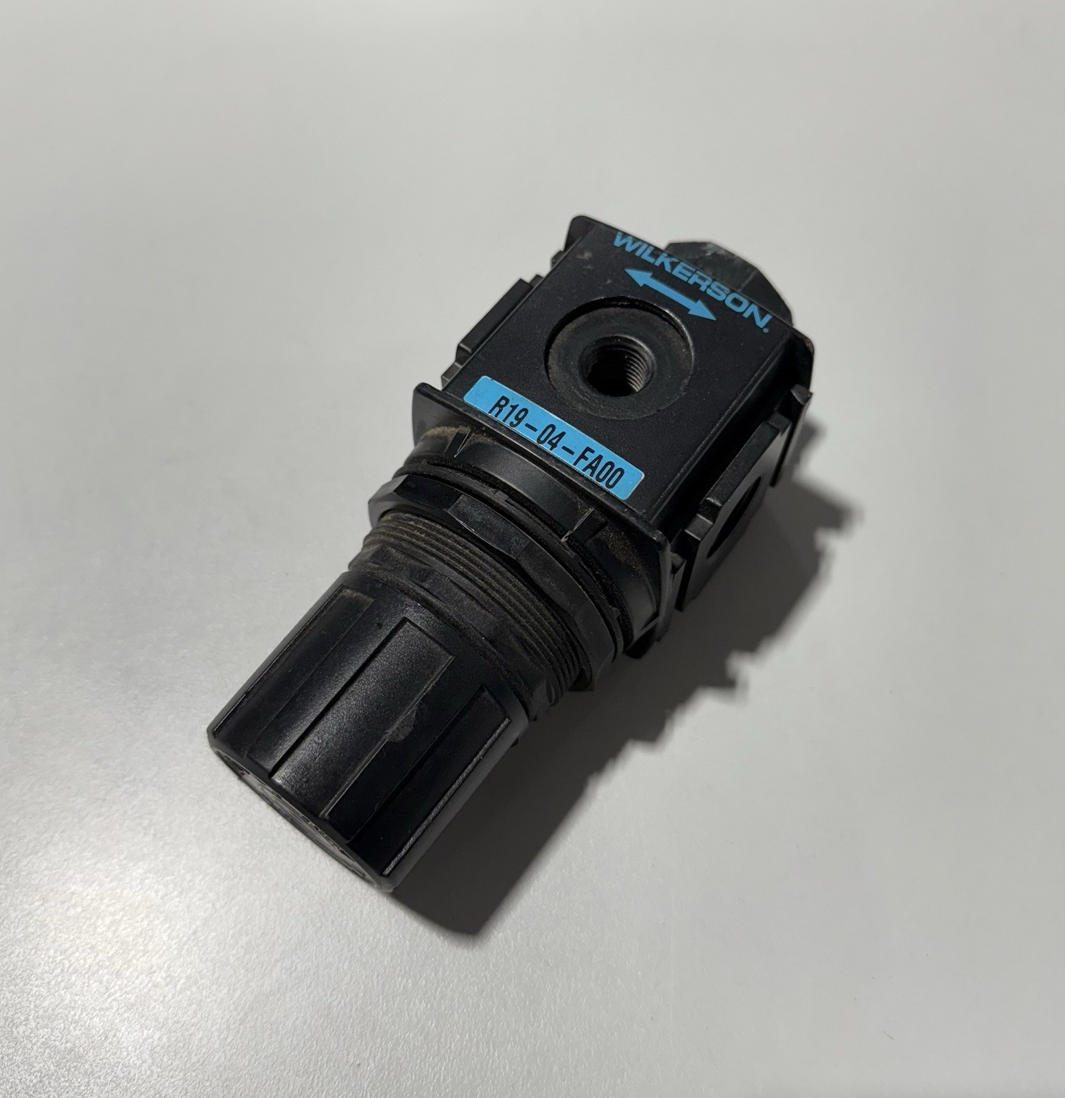 WILKERSON R19-04-FA00 Pneumatic Regulator 1/2″ NPT 0-125 PSIG *NEW OLD STOCK*