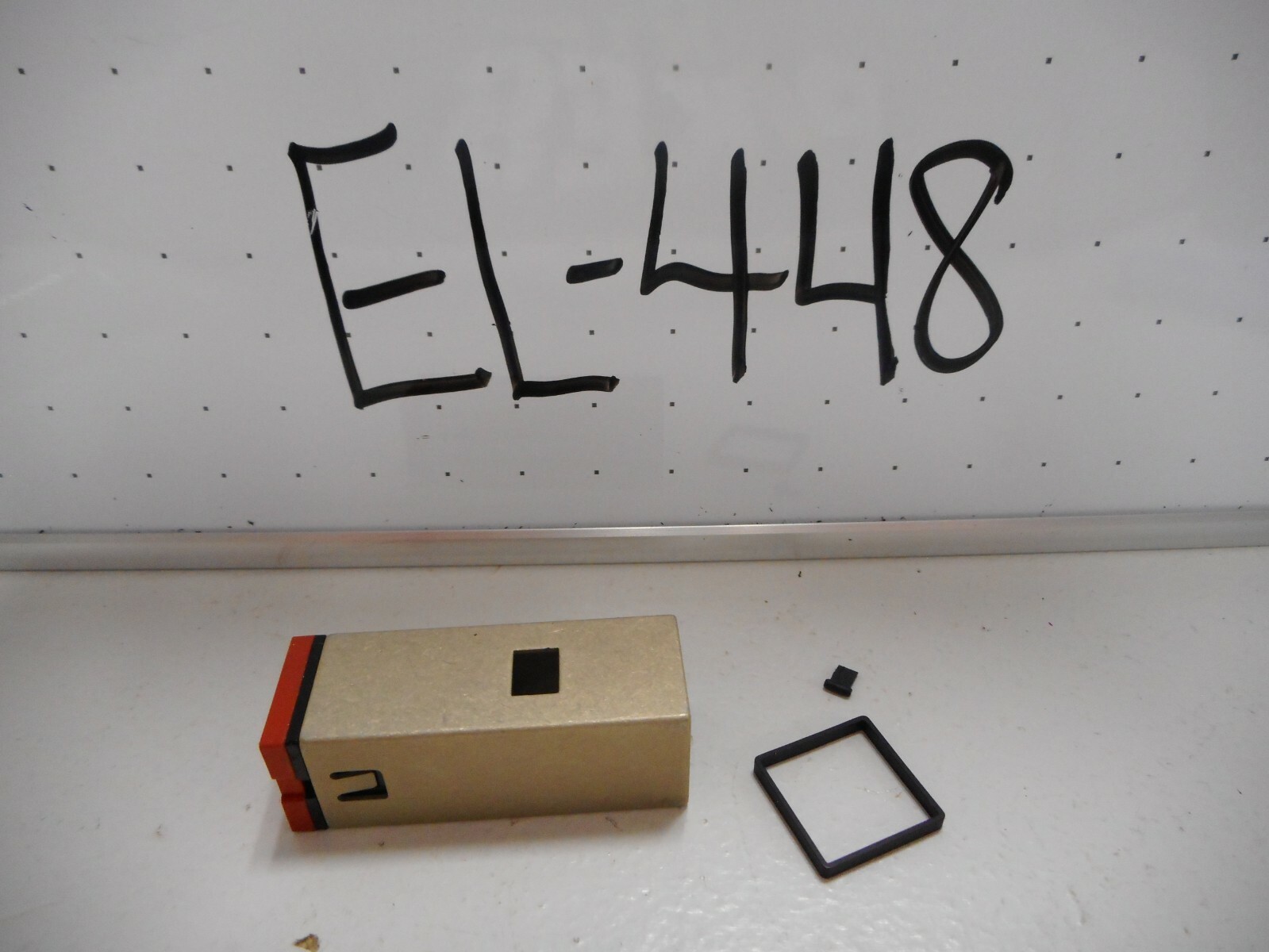 NOS 584-RE5-4V7 EATON MSC 96182 MOUNTING SLEEVE W/ CONNECTOR BLOCK 71-874-913-00