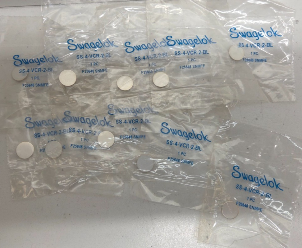 LOT OF 10 NEW IN BAG! SWAGELOK 1/4″ 316L SS VCR FACE SEAL FITTINGS SS-4-VCR-2-BL