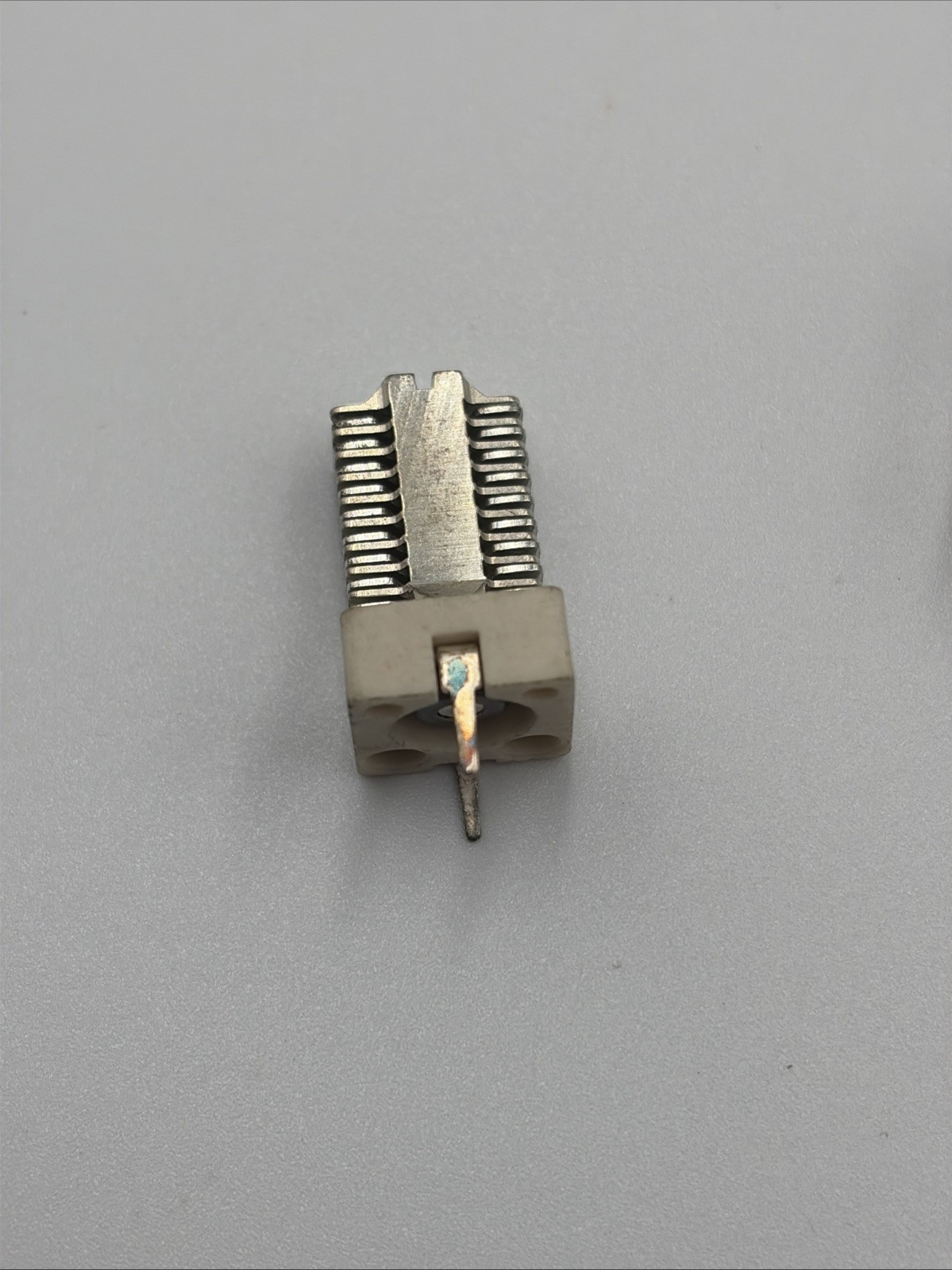 JOHNSON 189-0508-005 Qty of 5 per Lot VERITICAL PC MOUNT CAPACITOR NOS