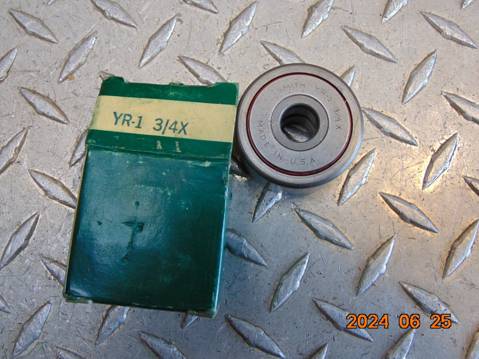 SMITH YR-1-3/4-X CAM FOLLOWER