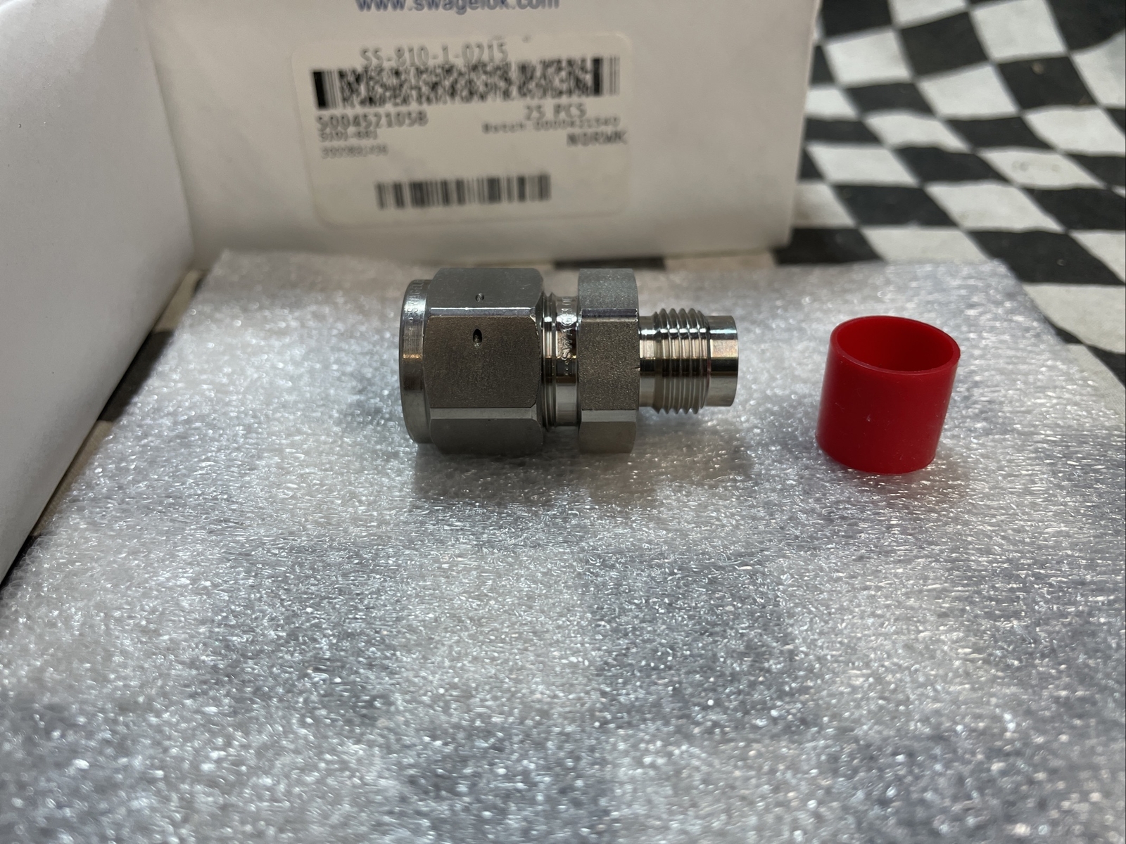 SWAGELOK Male Connector 1/2 TUBE x 9/16-20, SS-810-1-0215, SS81010215, LOT OF 93