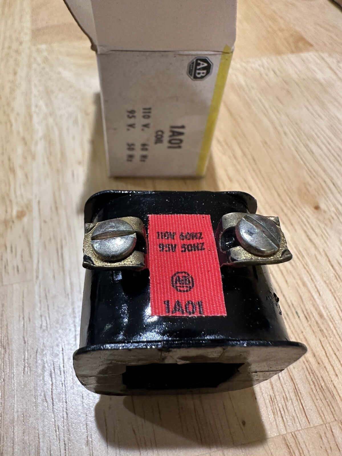 Allen Bradley 1A01 Operating Coil 95V 50Hz / 110V 60Hz