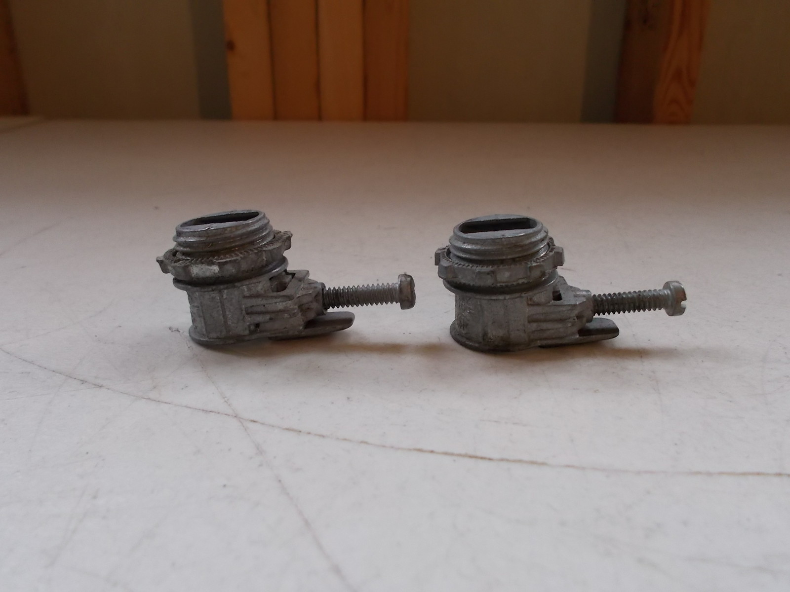 Halex L67 lot of 2 Flex Cable Squeeze Clamp Connectors *FREE SHIPPING*