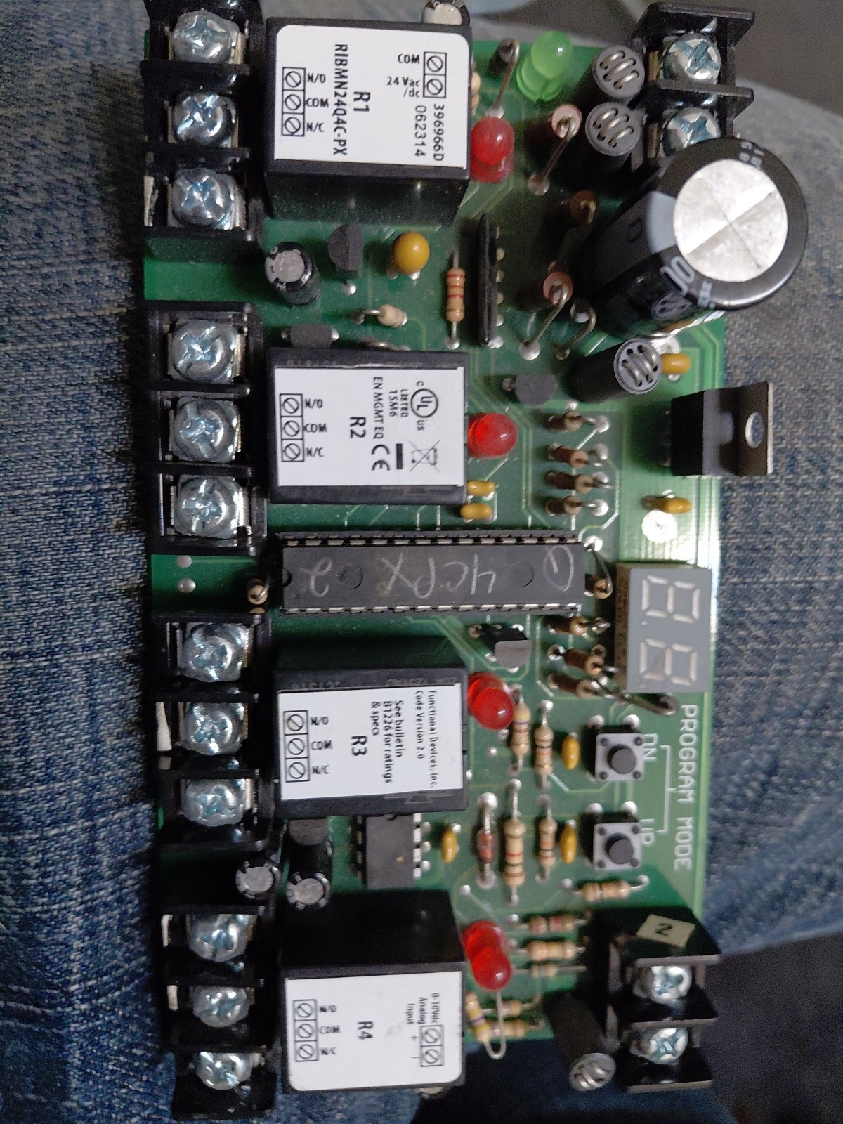 Functional Devices RIBMN24Q4C-PX 4 Output Field Adjustable Staging Threshold