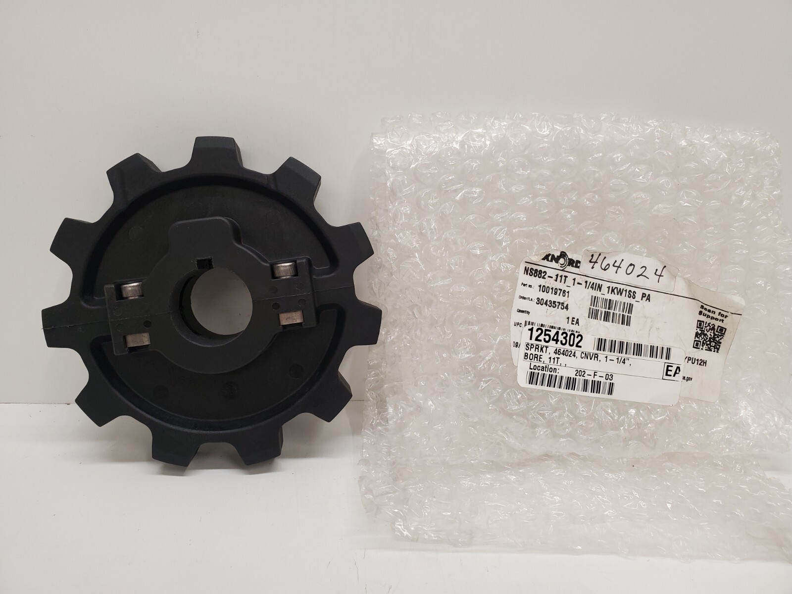 NEW OLD STOCK! REXNORD SPROCKET 10019761 NS882-11T_1-1/4IN_1KW1SS_PA